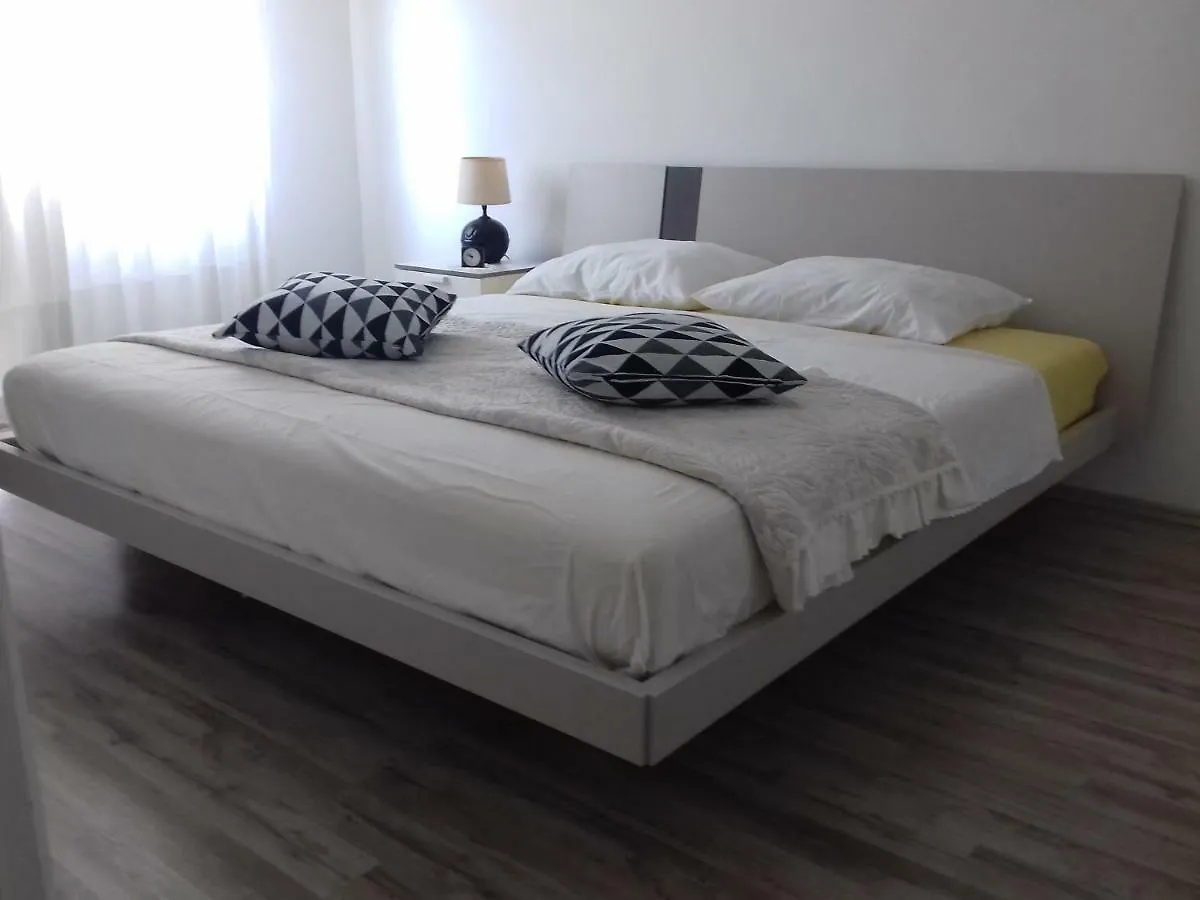 Contacten van Apartment Angela